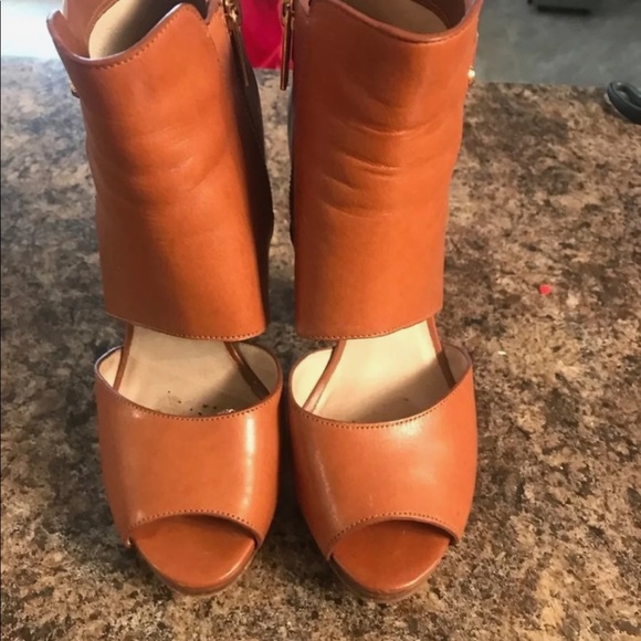 Michael Kors heels - Picture 3 of 7